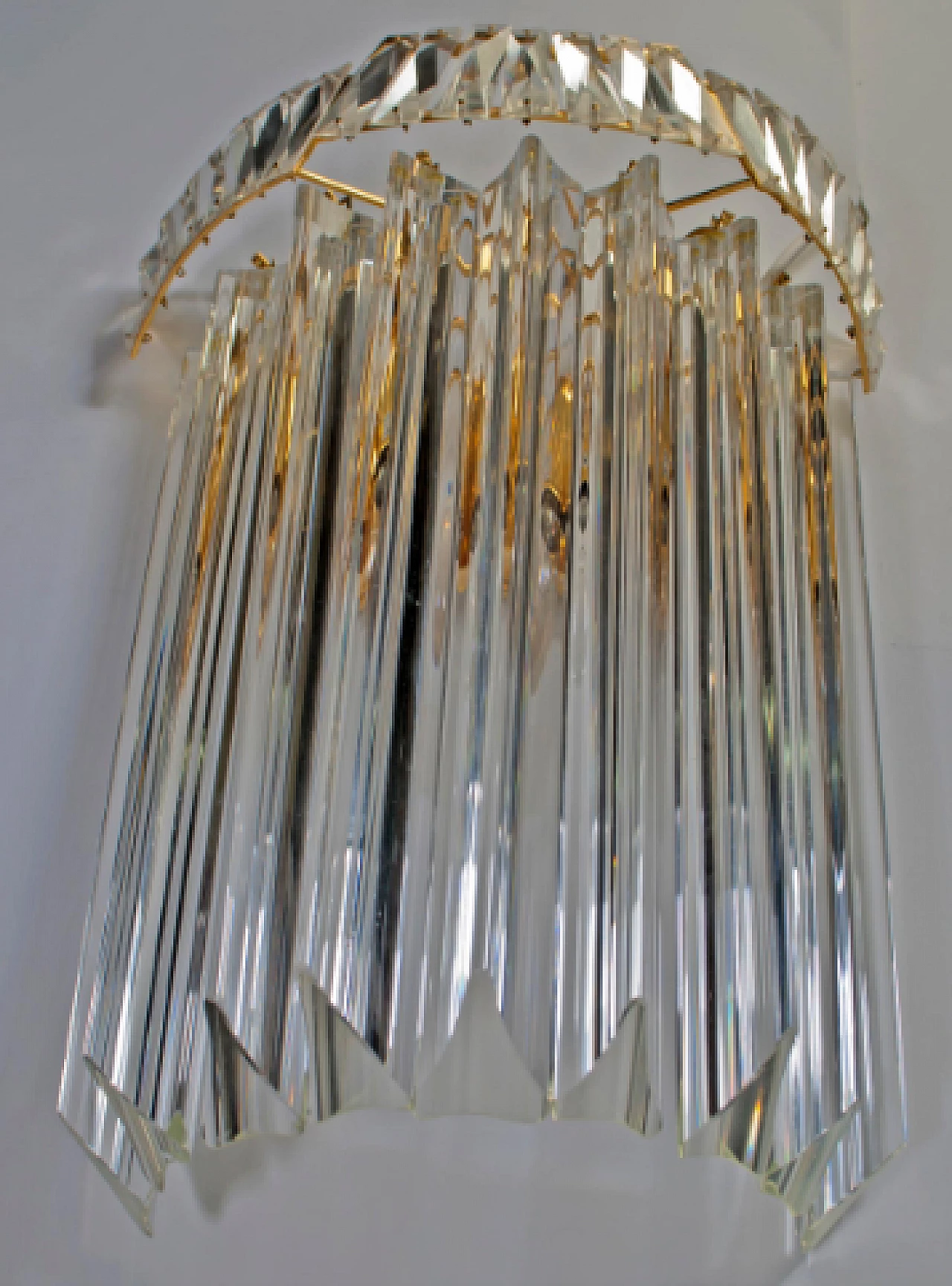 Coppia di applique Triedri in ottone e vetro di Venini, anni '70 9