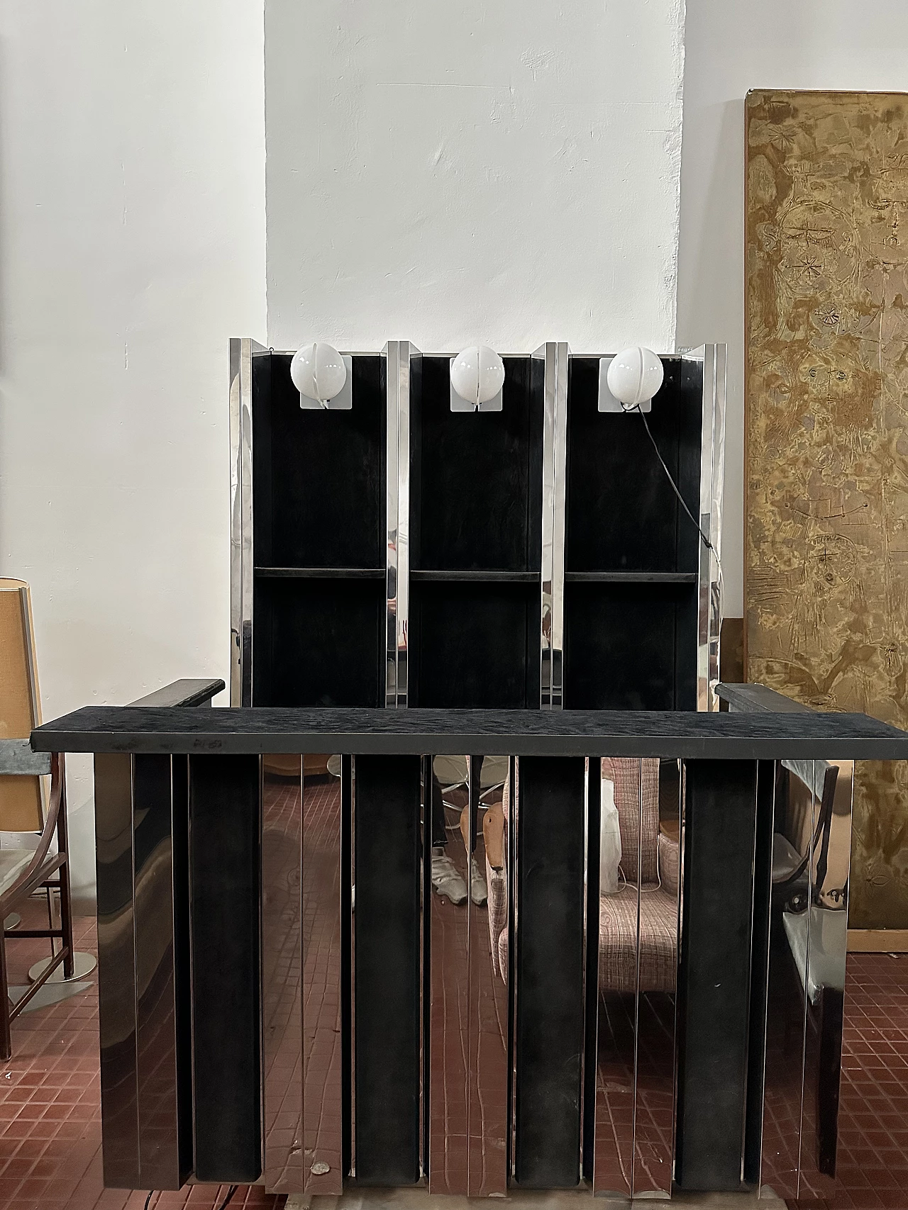 Mobile bar in acciaio e tessuto con coppia di sgabelli di Willy Rizzo, anni '70 1