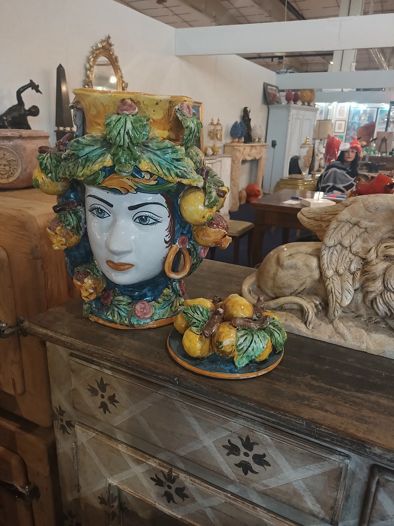 Coppia di vasi Teste di Moro con coperchio in ceramica di Caltagirone 1