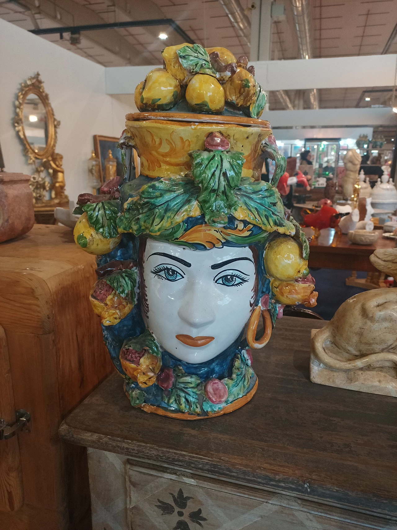 Coppia di vasi Teste di Moro con coperchio in ceramica di Caltagirone 2