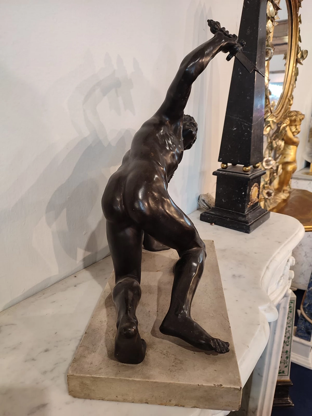 Statua in bronzo di gladiatore su base in travertino, fine '800 6