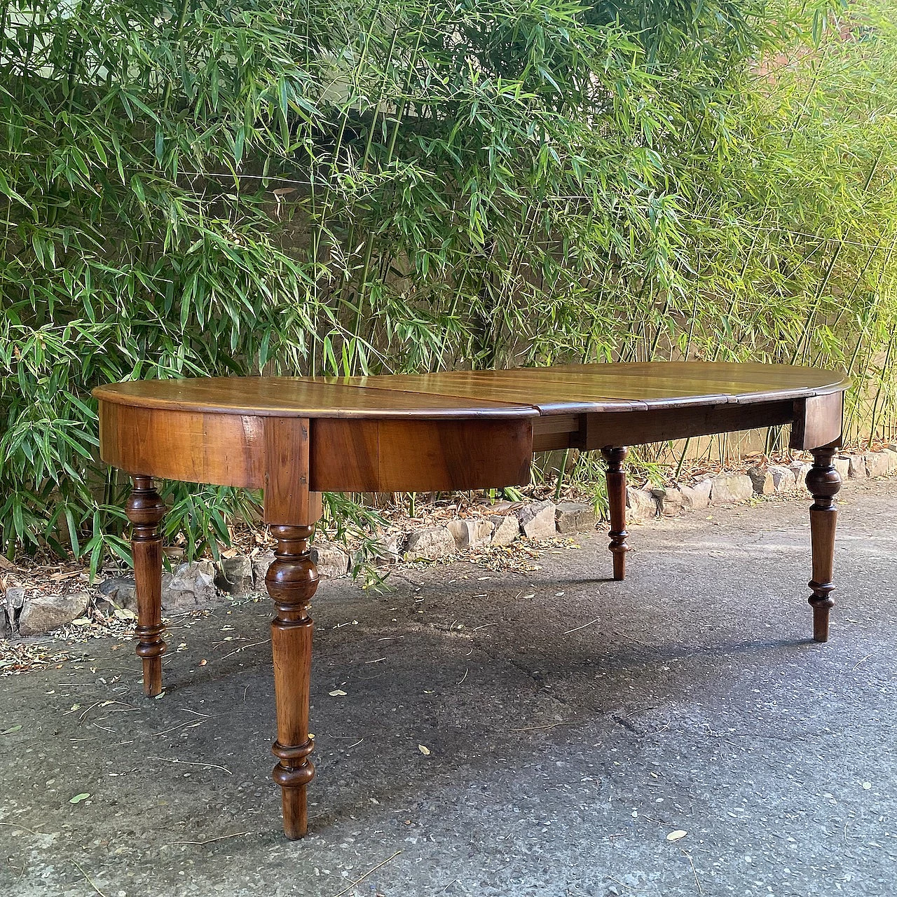Round extendable cherrywood table, mid 19th century 2