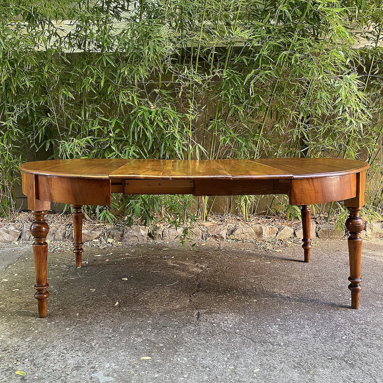 Round extendable cherrywood table, mid 19th century 4