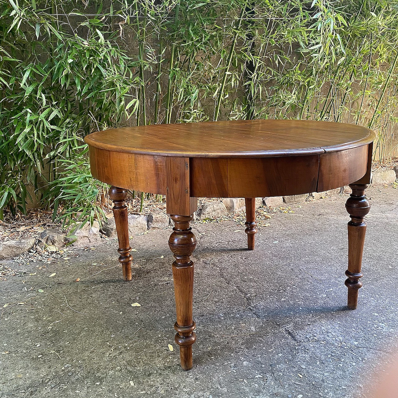 Round extendable cherrywood table, mid 19th century 6