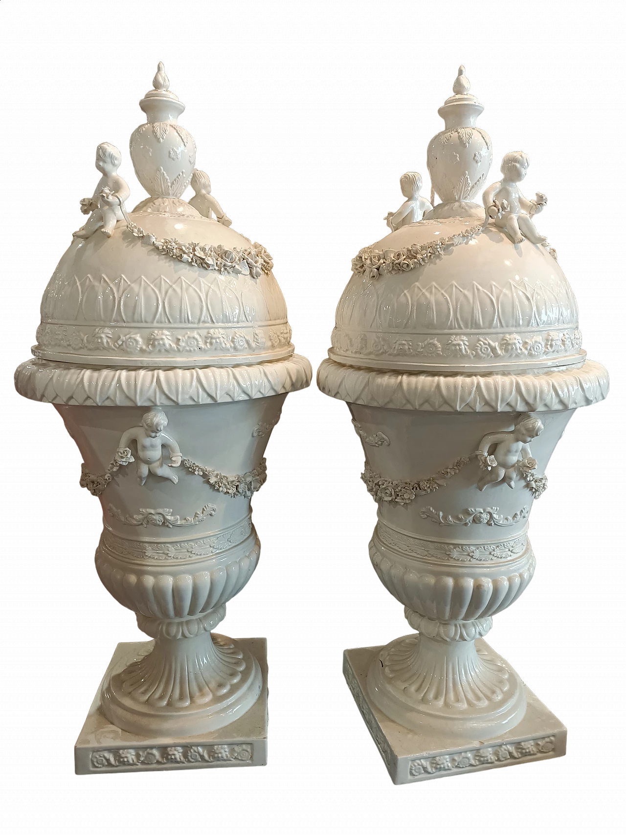 Coppia di vasi in ceramica di Vecchia Bassano con coperchio, inzio '900 8