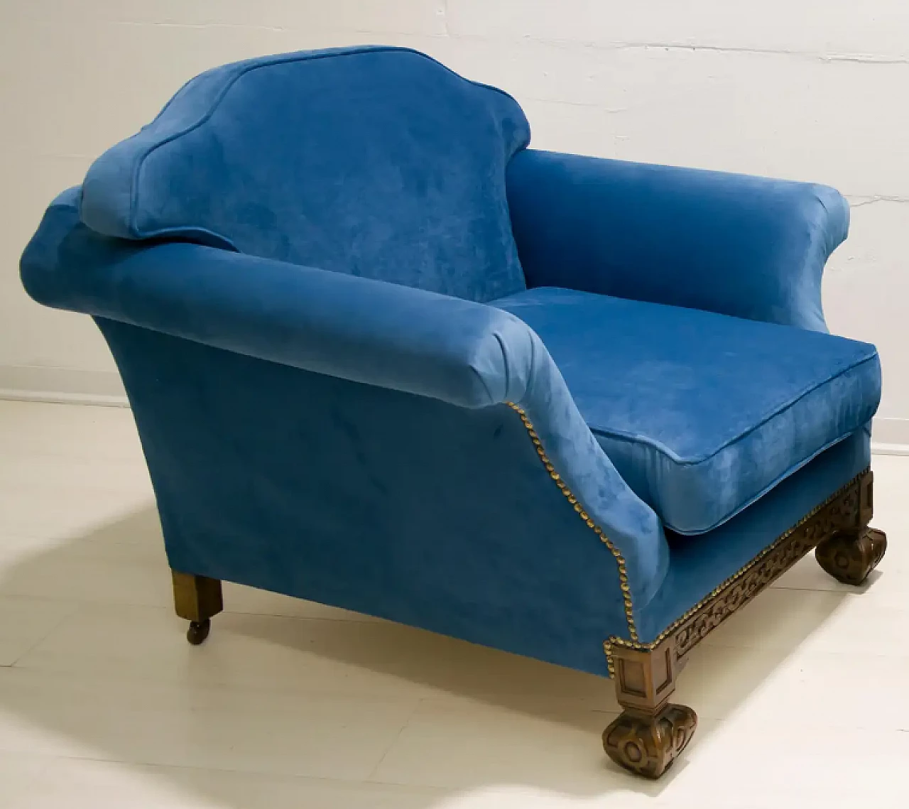 Coppia di poltrone in rovere e velluto blu, fine '800 5