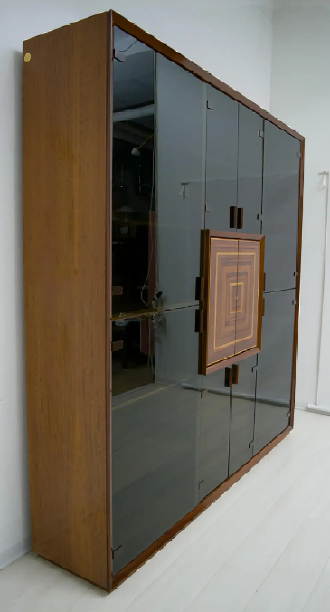 Paganini bar cabinet in inlaid wood by Luciano Frigerio, 1970s 10