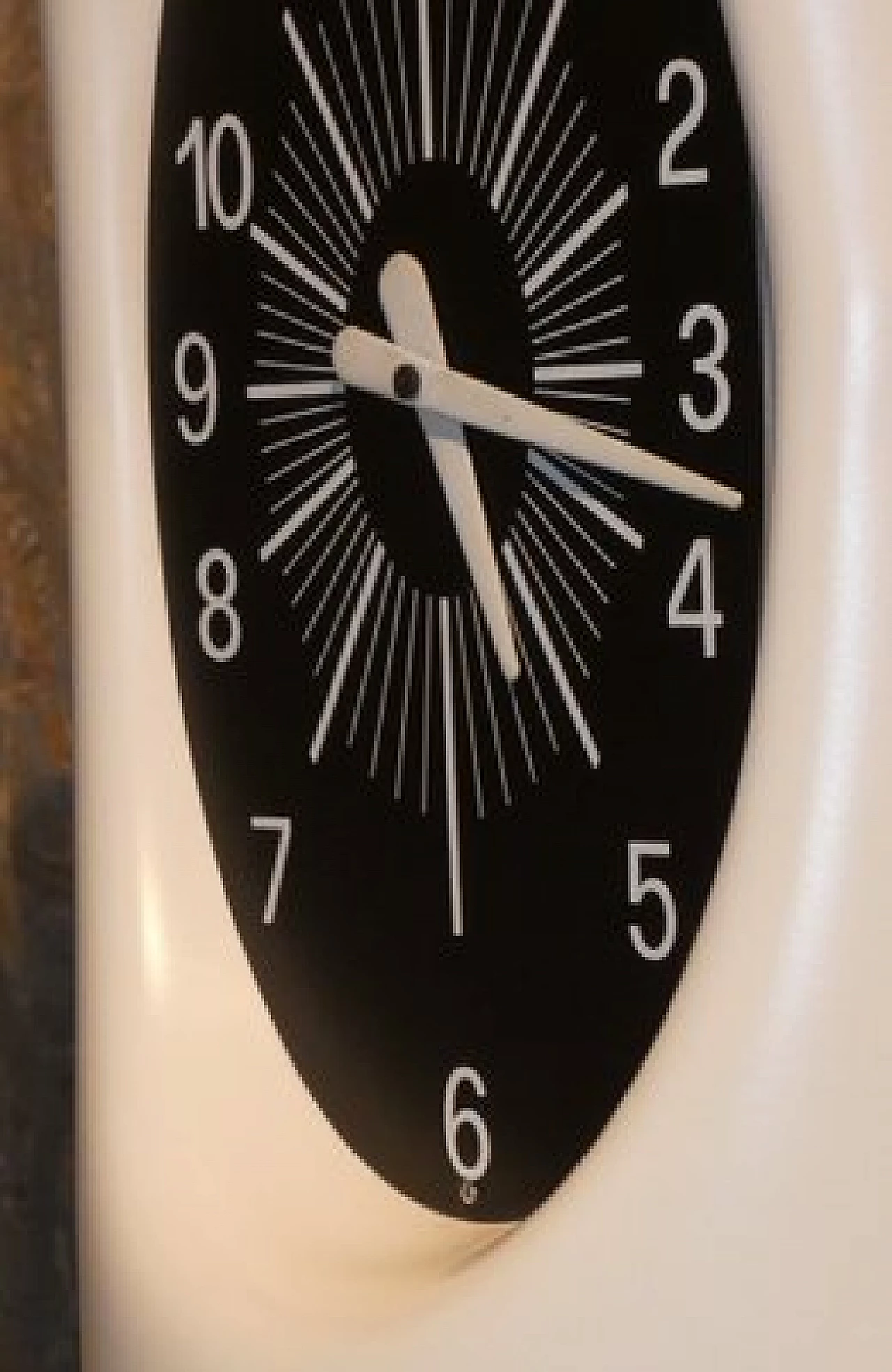 Lacquered wood, plexiglass and metal pendulum clock, 1970s 35