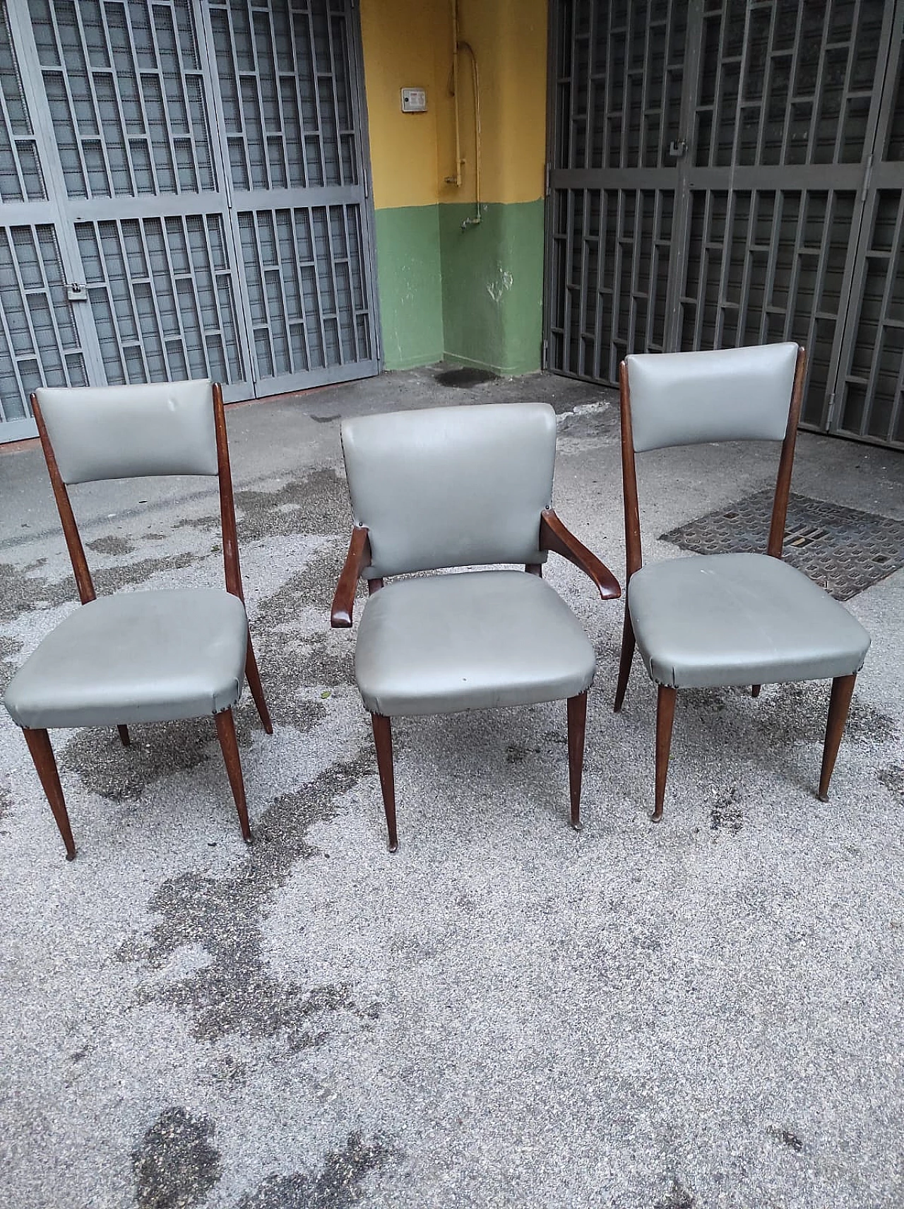 Coppia di sedie e poltrona di Vittorio Dassi, anni '60 3