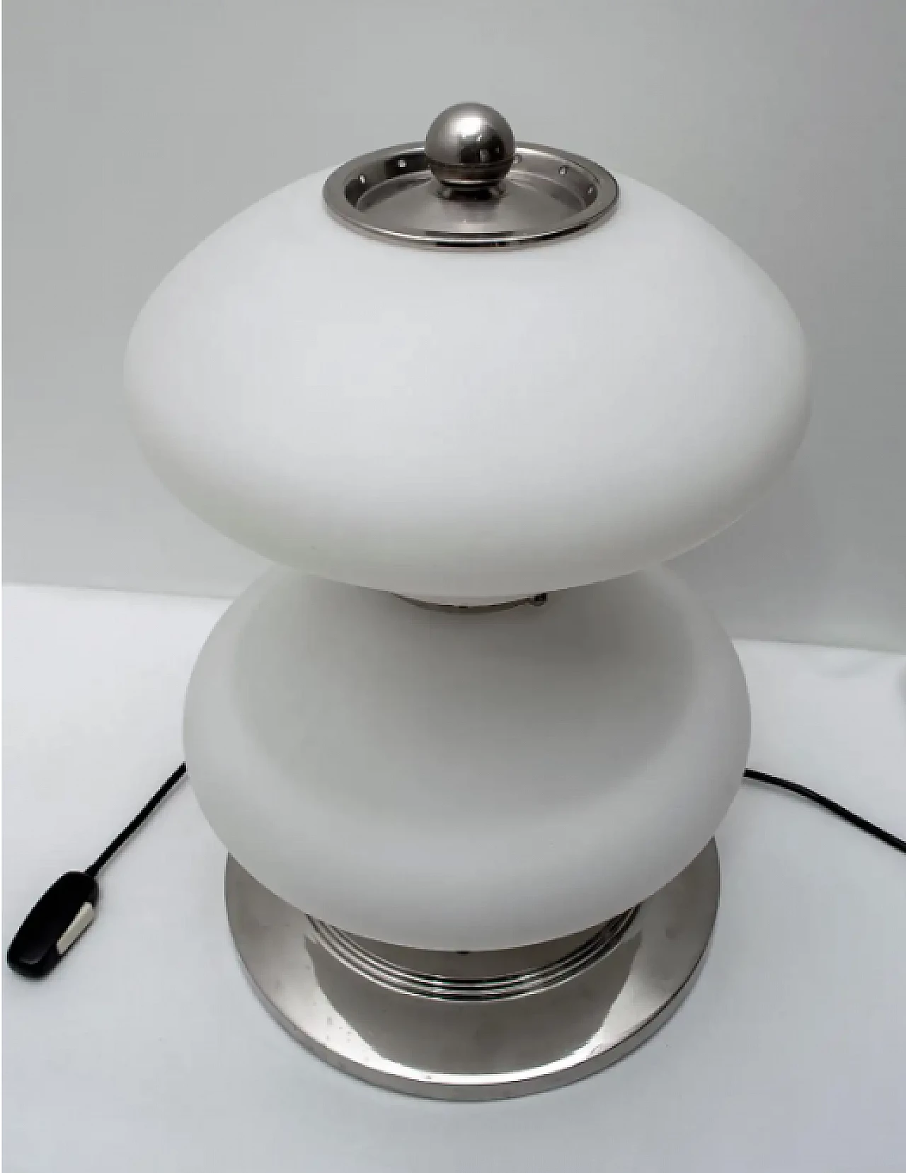 Murano opaline glass and chrome table lamp by Mazzega, 1960s 5