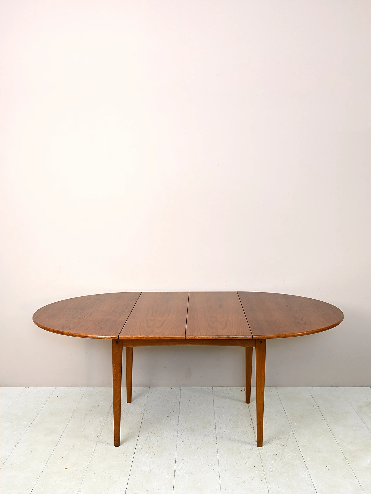 Round teak table with two extensions, 1960s 1