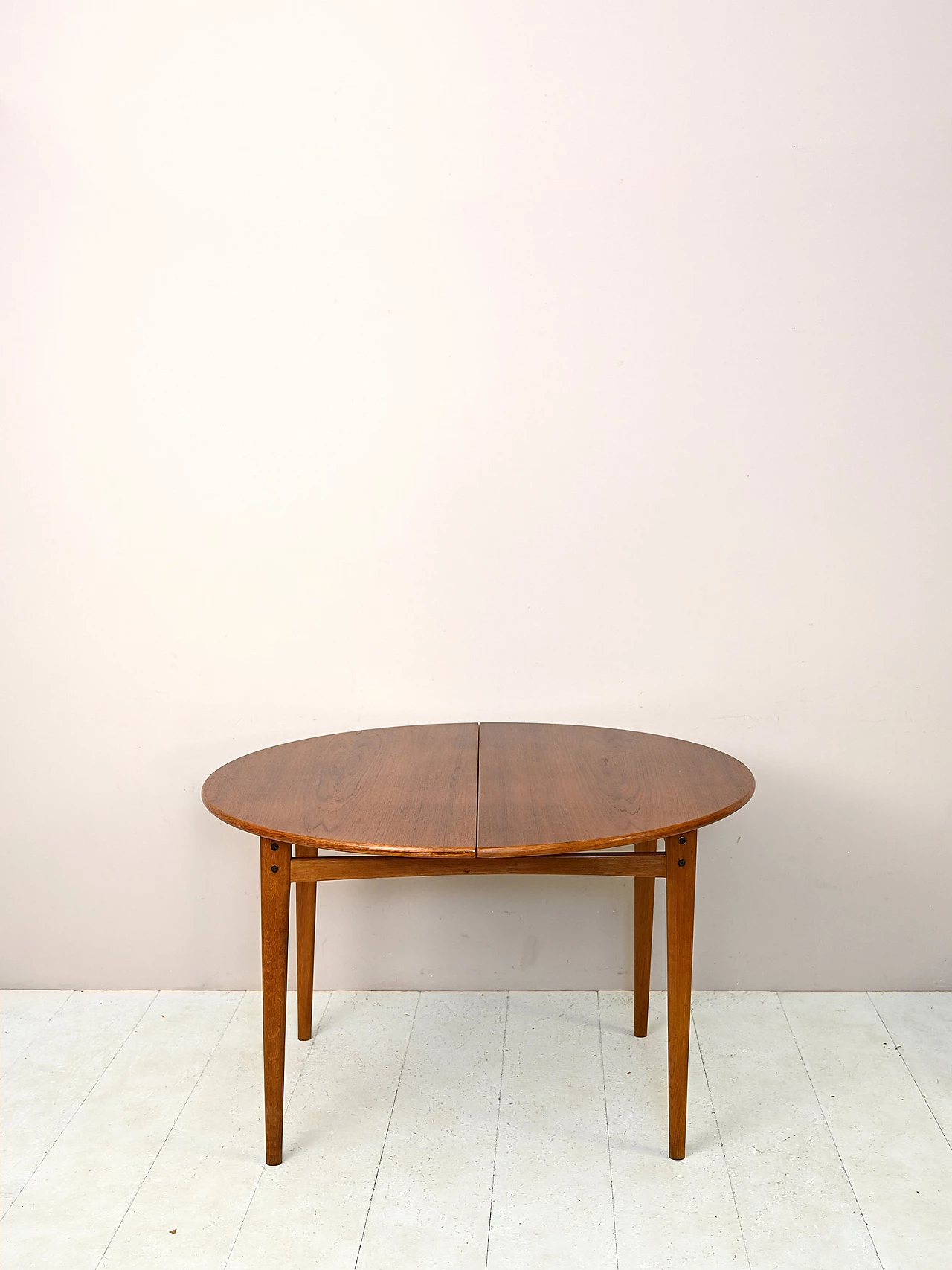 Round teak table with two extensions, 1960s 4