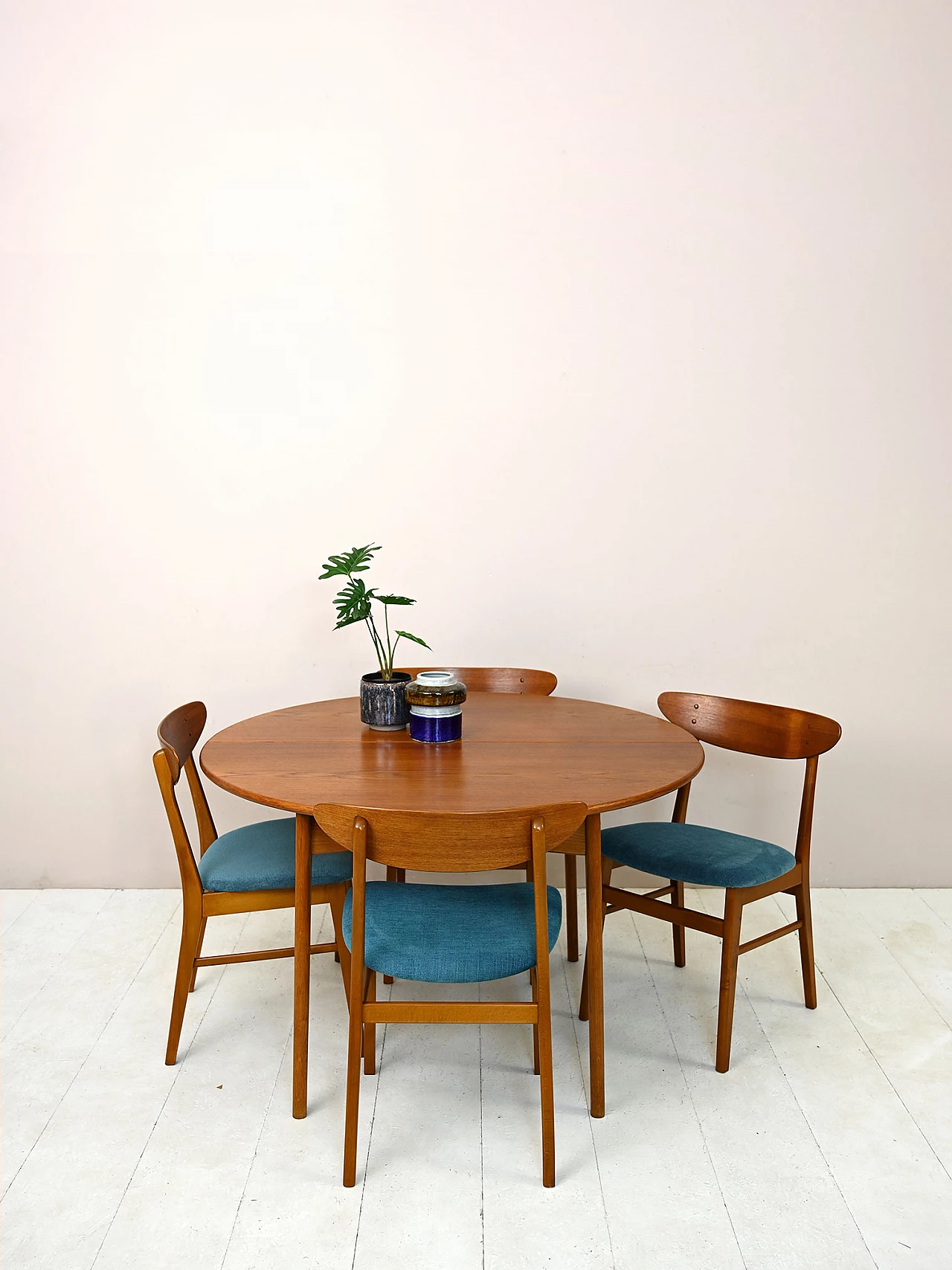 Round teak table with two extensions, 1960s 6