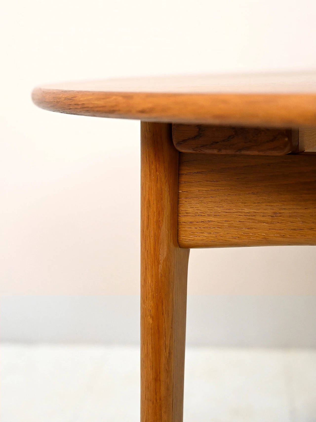 Round teak table with two extensions, 1960s 10