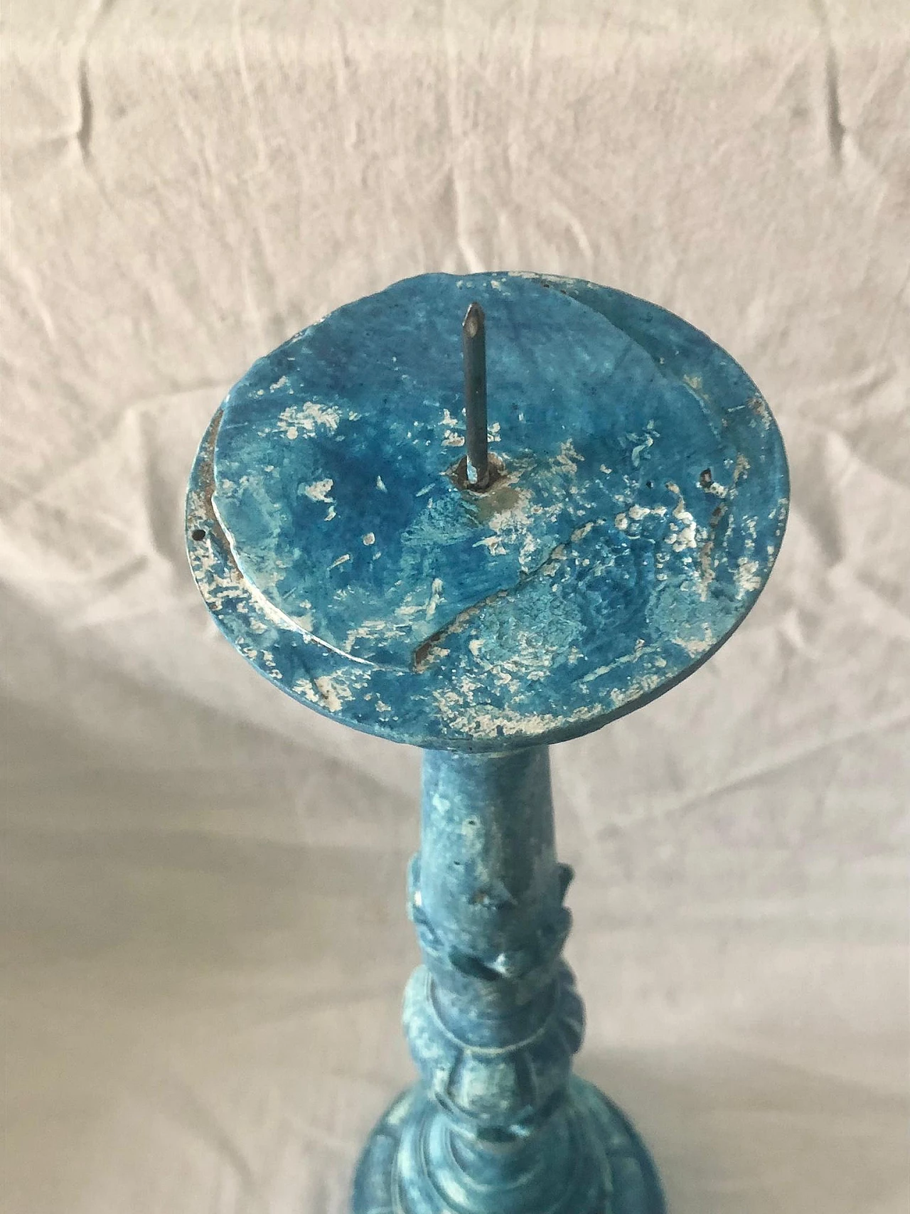 Carved and pickled blue wood candle holder, 1940s 2