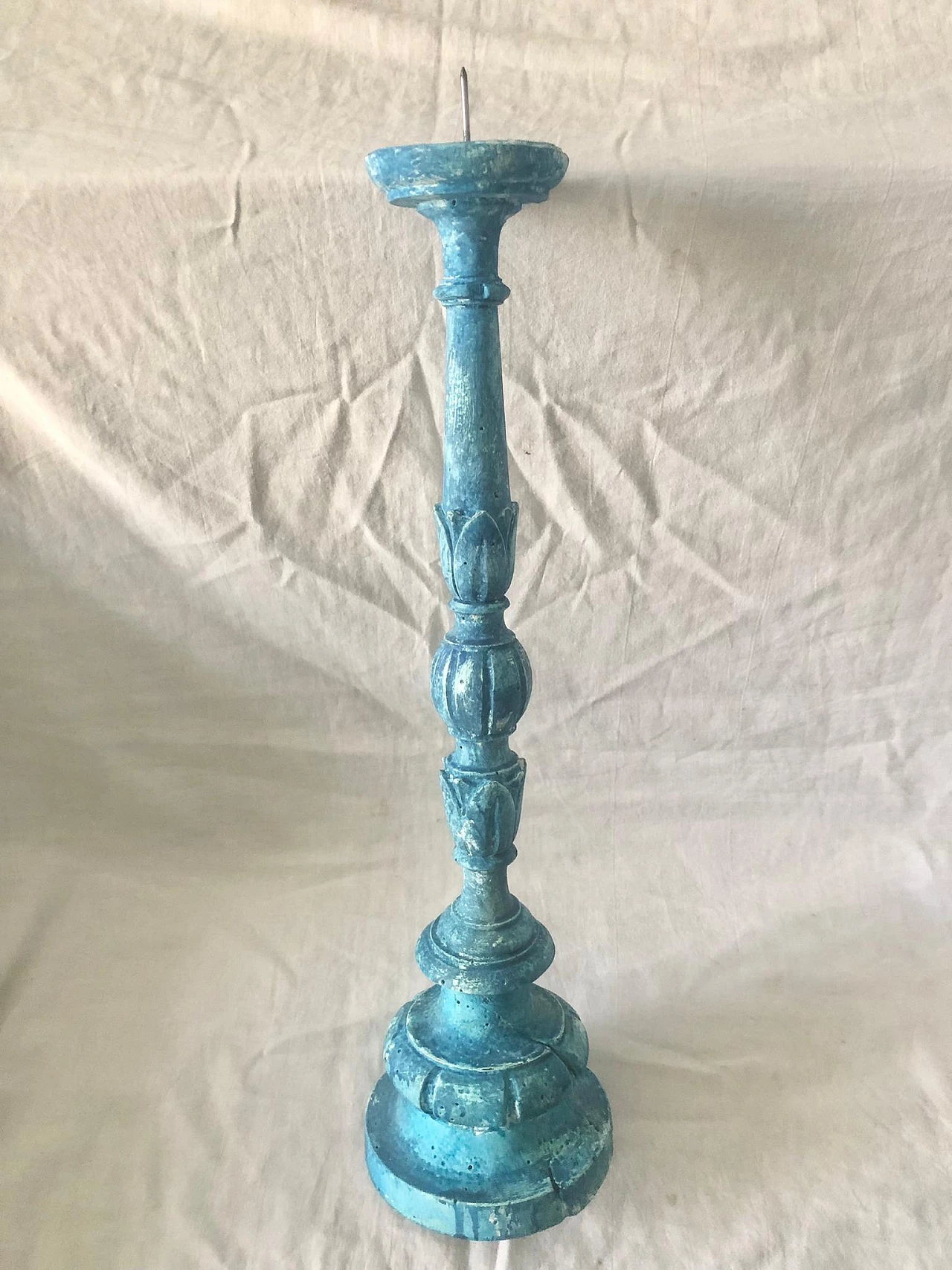 Carved and pickled blue wood candle holder, 1940s 5