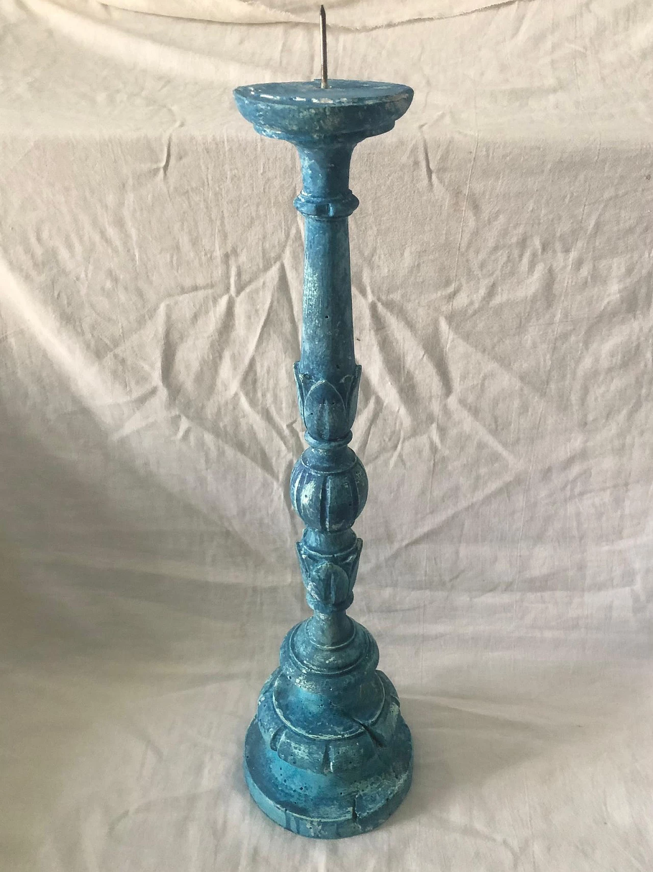 Carved and pickled blue wood candle holder, 1940s 9
