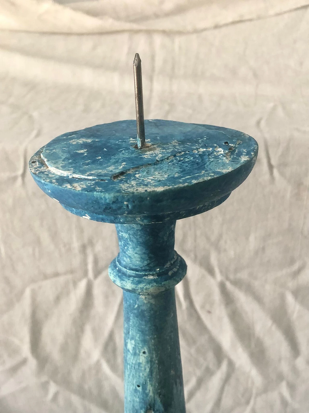 Carved and pickled blue wood candle holder, 1940s 11