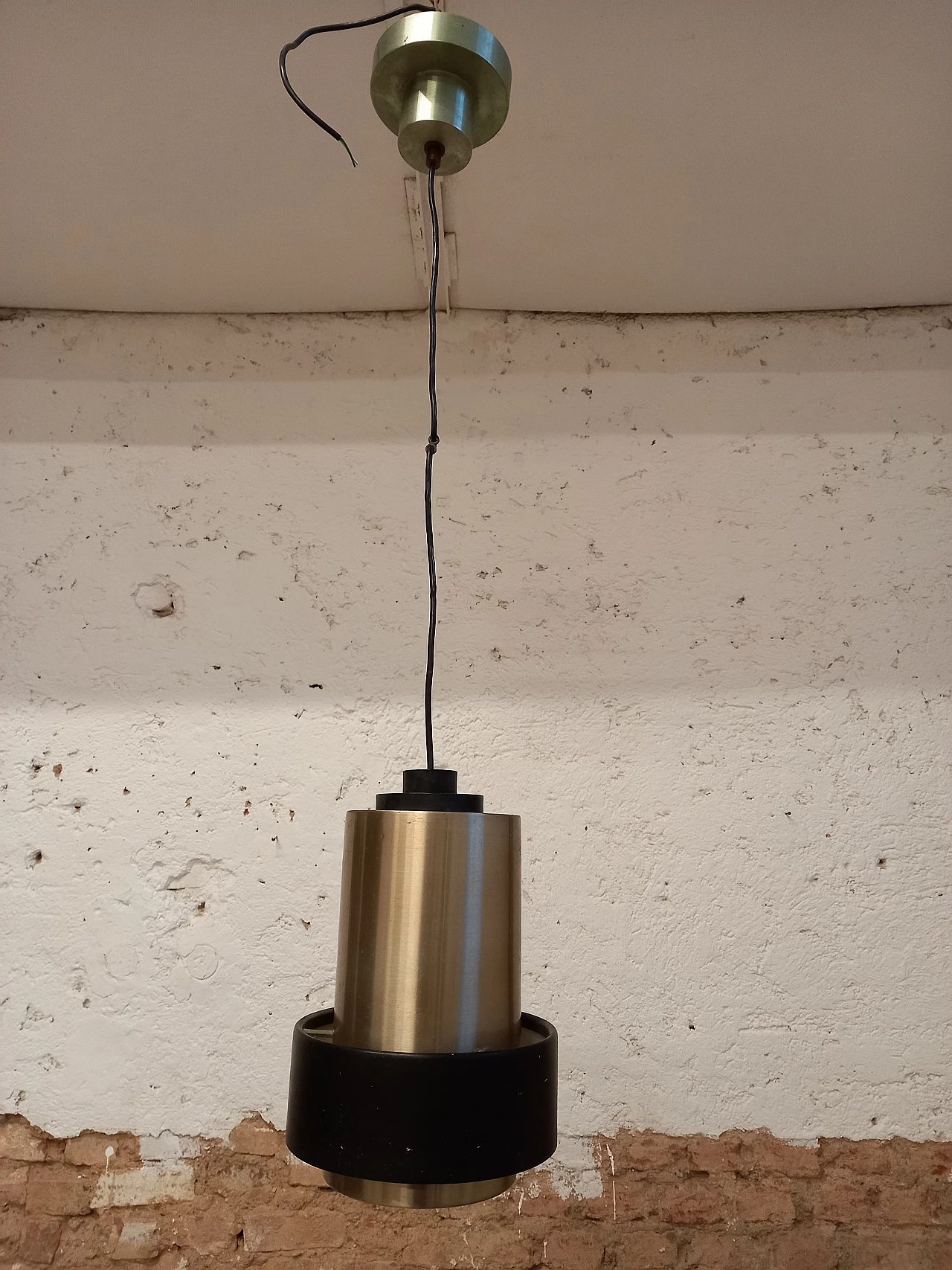 Metal hanging lamp attributed to Stilnovo, 1960s 4