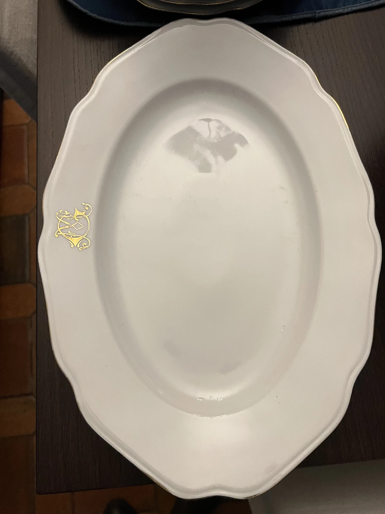 Servizio da tavola in porcellana con dettagli in oro 24 carati, inizio '900 20