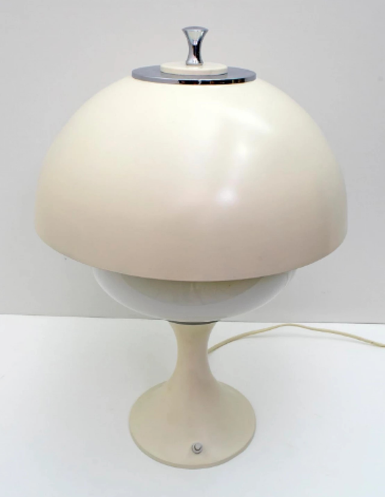 Aluminum table lamp attributed to Gaetano Sciolari, 1960s 6