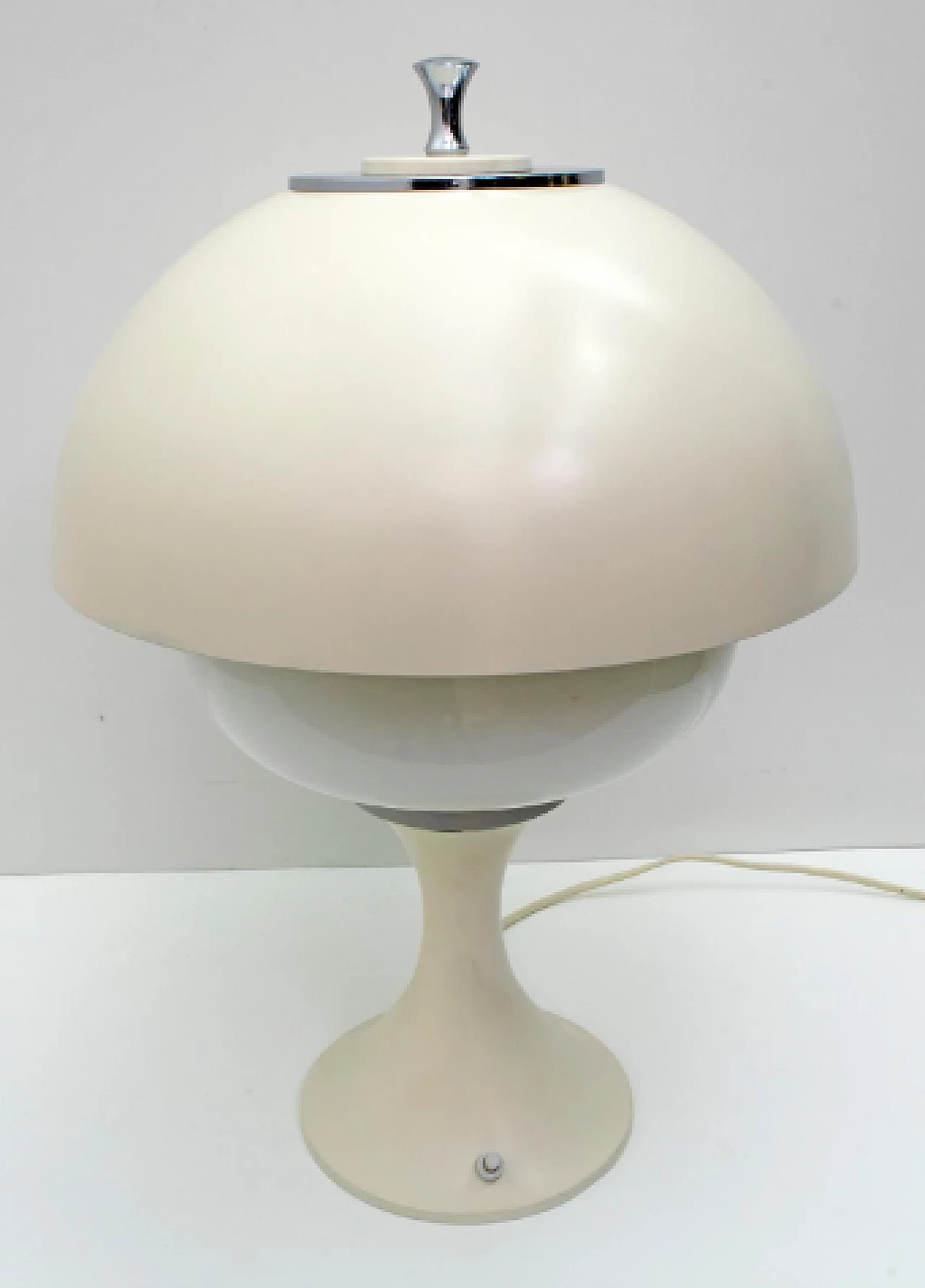 Lampada da tavolo in alluminio attribuita a Gaetano Sciolari, anni '60 7