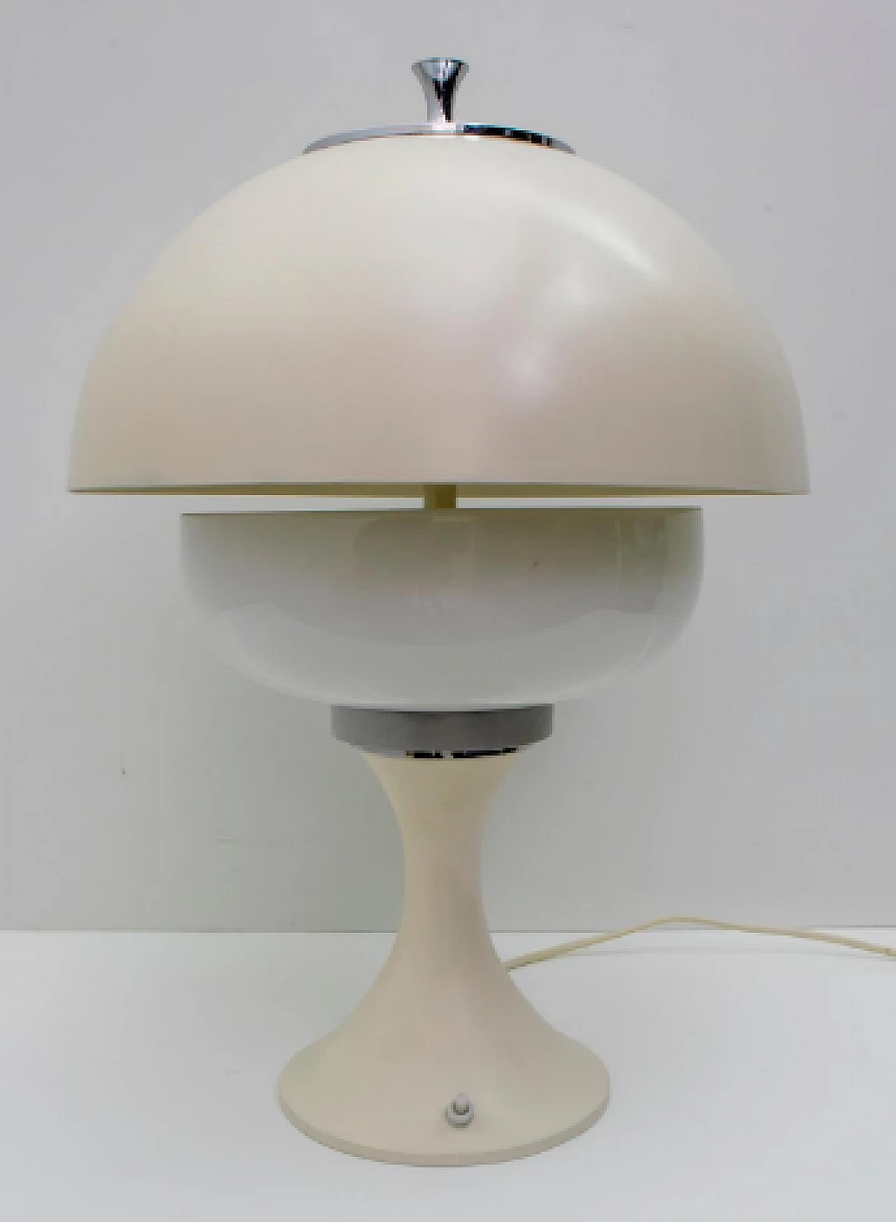 Aluminum table lamp attributed to Gaetano Sciolari, 1960s 8