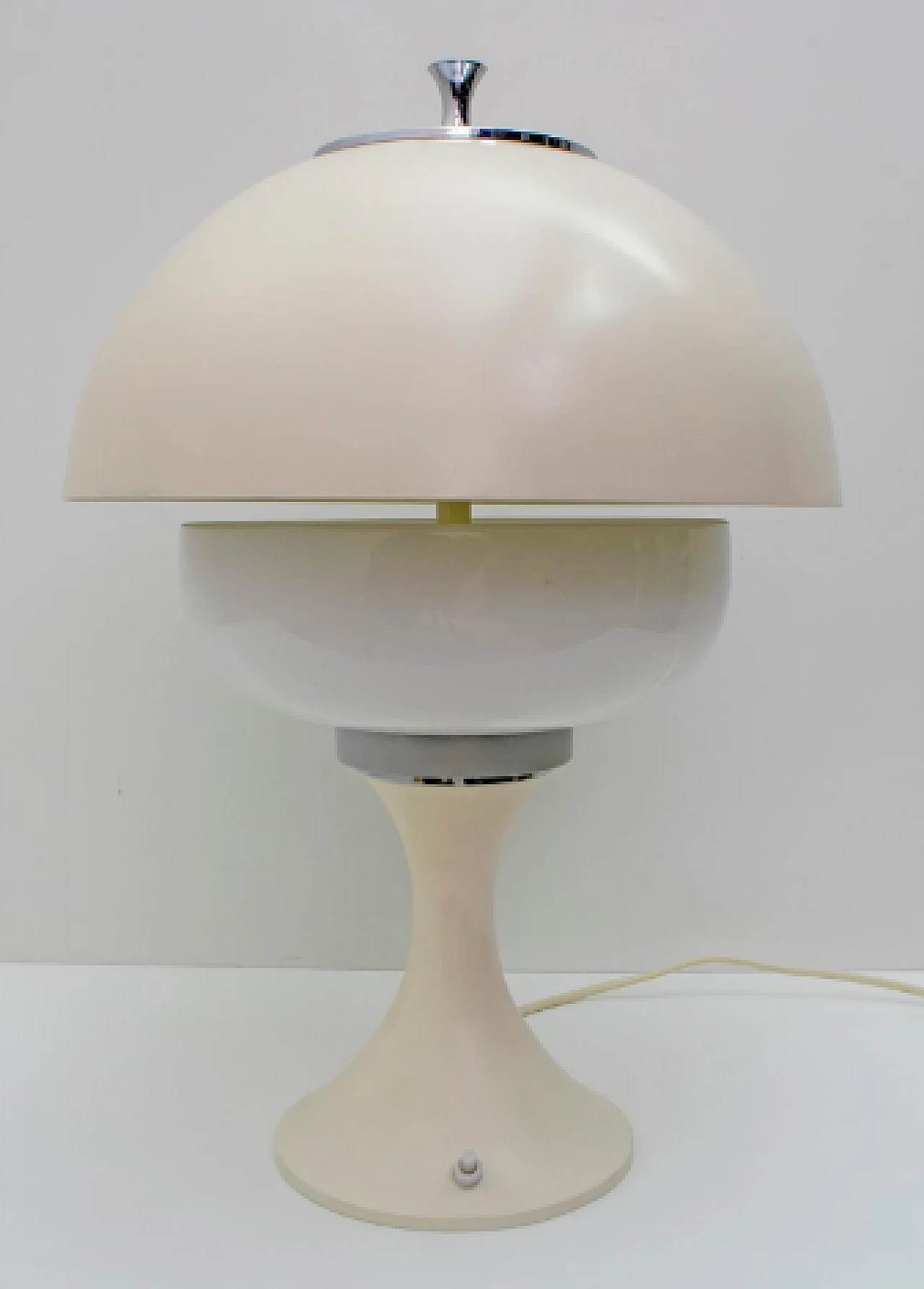 Aluminum table lamp attributed to Gaetano Sciolari, 1960s 9