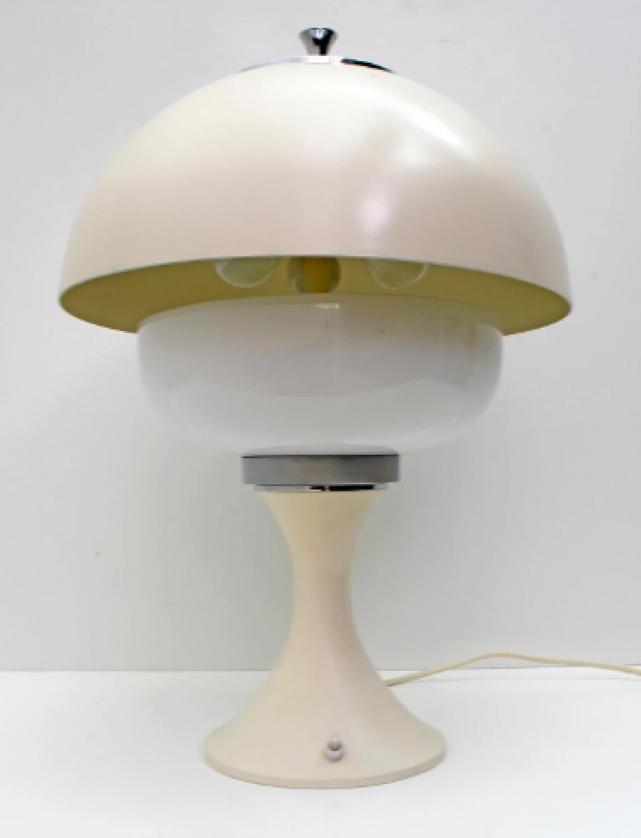 Lampada da tavolo in alluminio attribuita a Gaetano Sciolari, anni '60 10