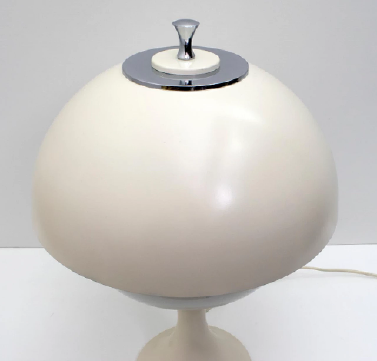 Aluminum table lamp attributed to Gaetano Sciolari, 1960s 14