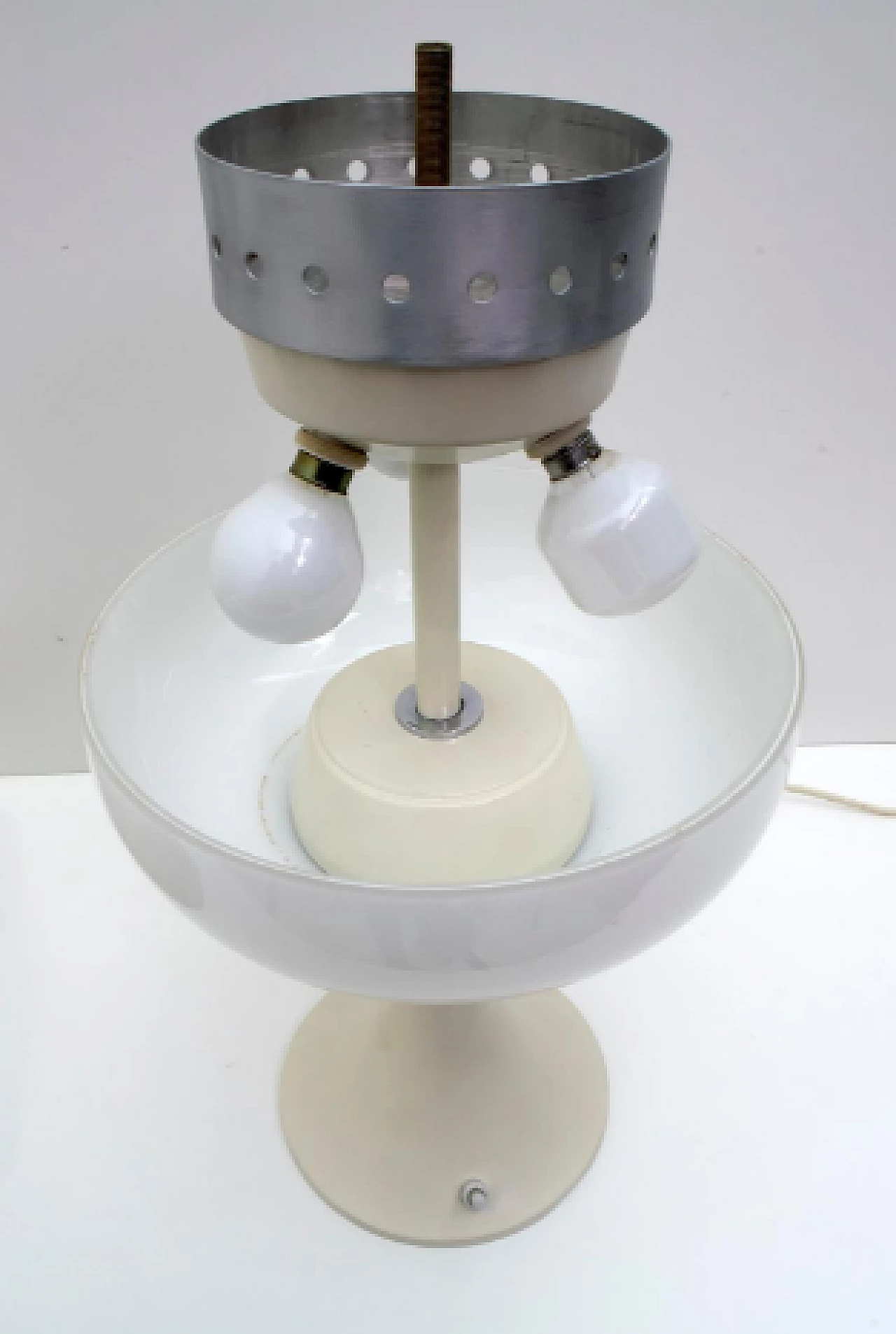 Lampada da tavolo in alluminio attribuita a Gaetano Sciolari, anni '60 15