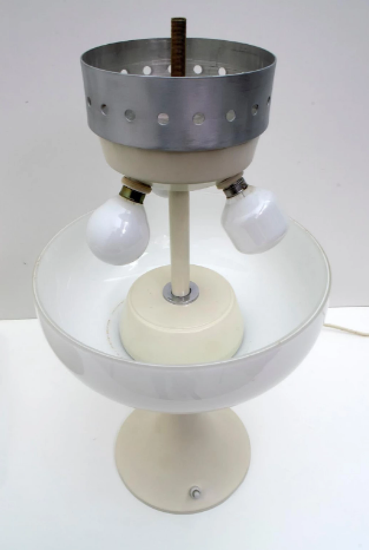Aluminum table lamp attributed to Gaetano Sciolari, 1960s 15