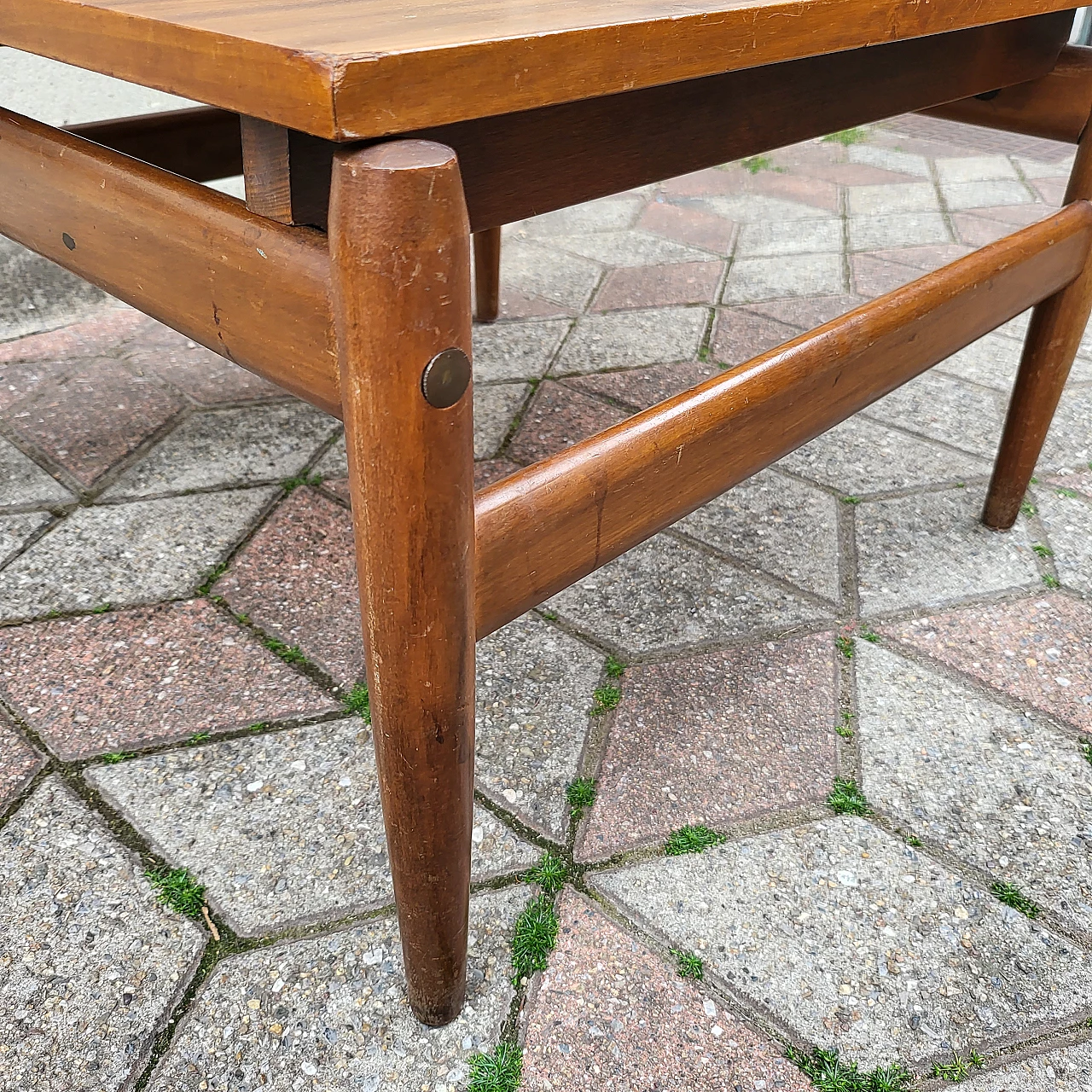 Tavolino quadrato in legno massello di Ico Parisi, anni '60 2