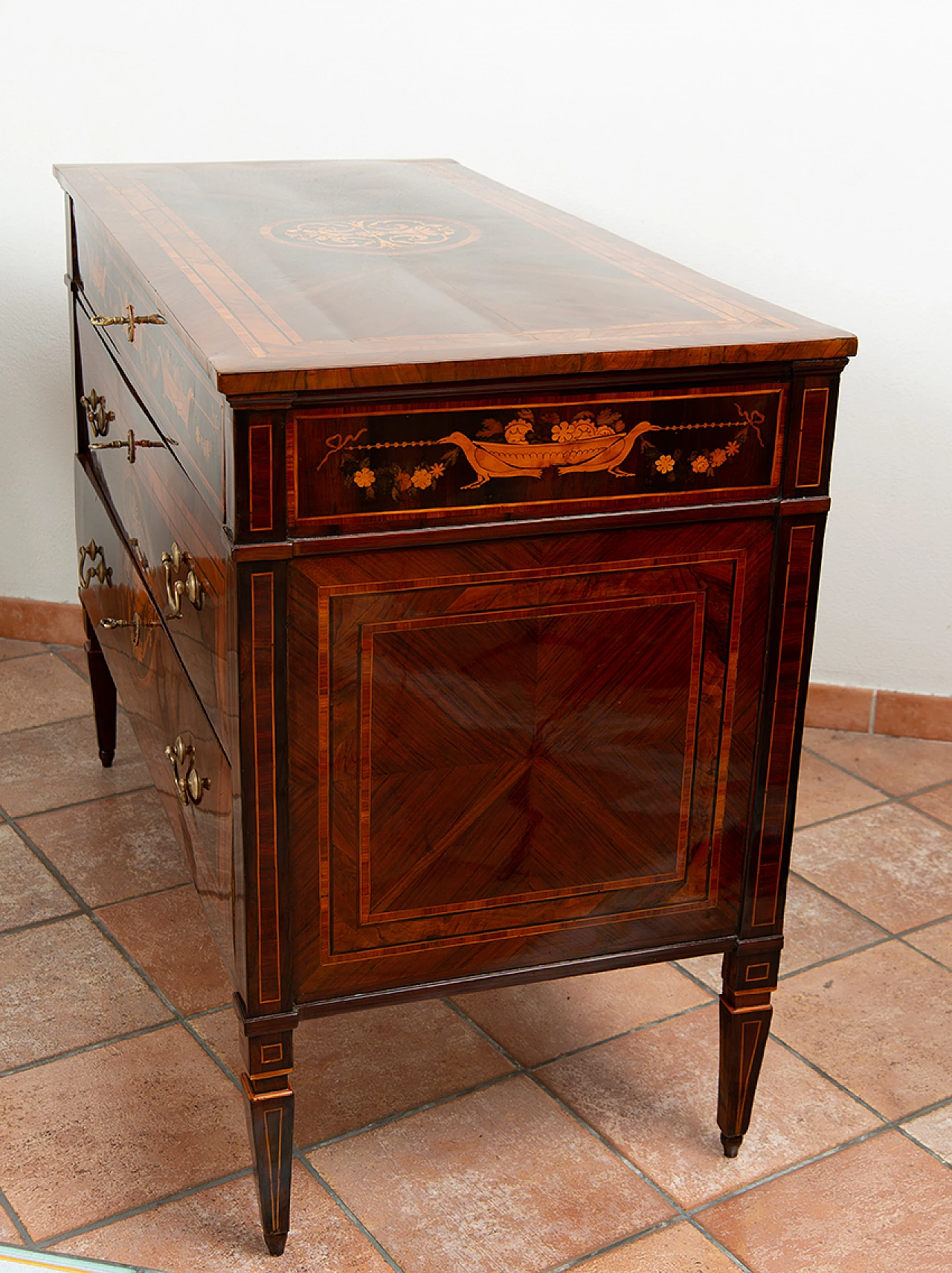 Louis XVI chest of drawers in inlaid exotic precious woods, 18th century 7