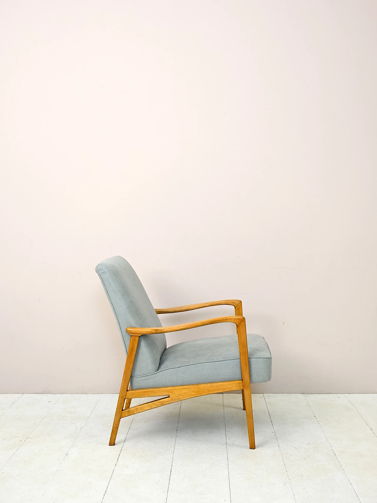 Poltrona scandinava con struttura in legno e rivestimento in tessuto azzurro, anni '60 3