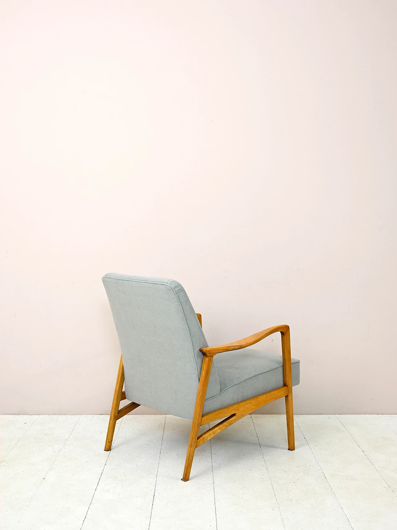 Poltrona scandinava con struttura in legno e rivestimento in tessuto azzurro, anni '60 4