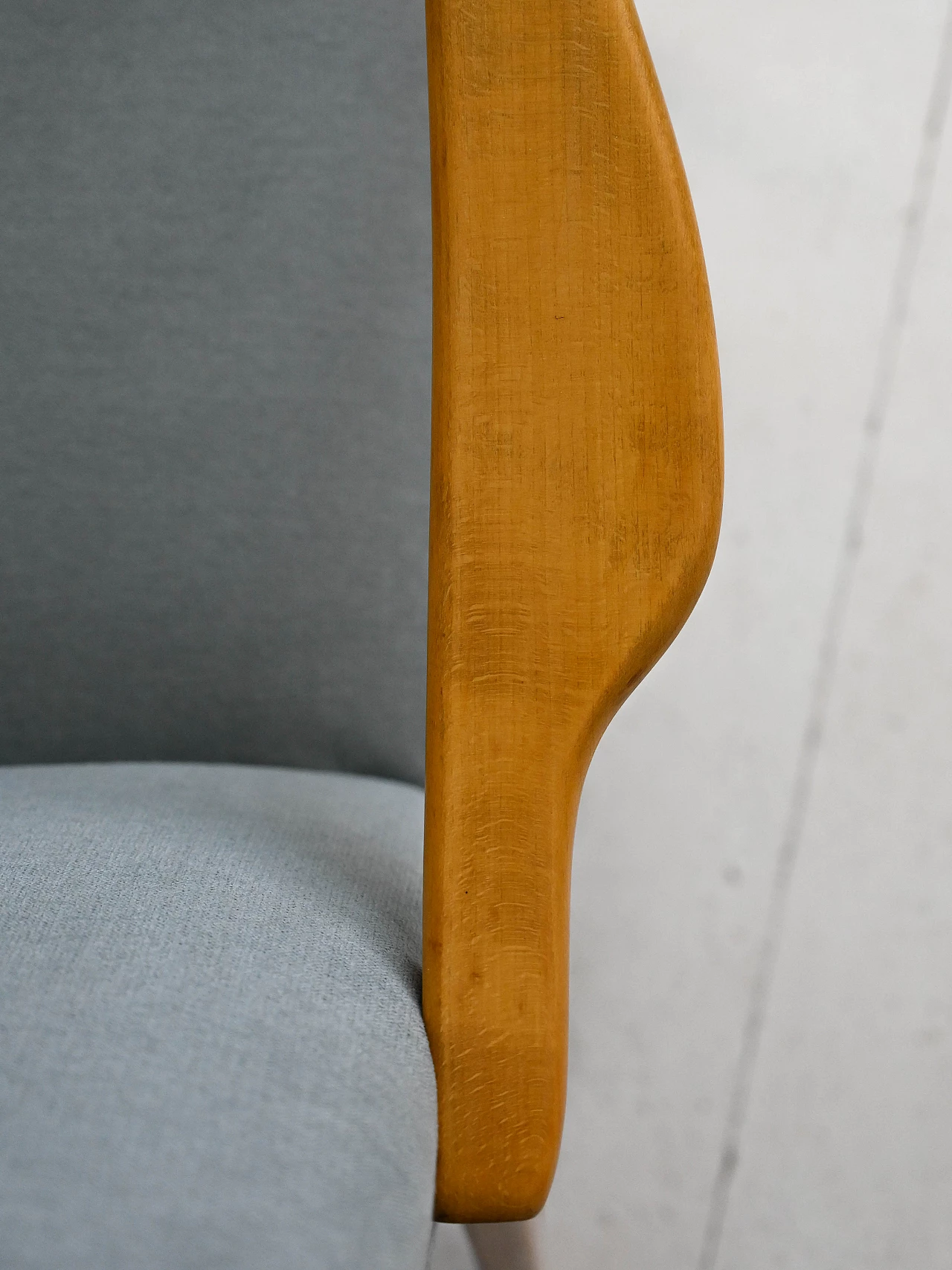 Poltrona scandinava con struttura in legno e rivestimento in tessuto azzurro, anni '60 8