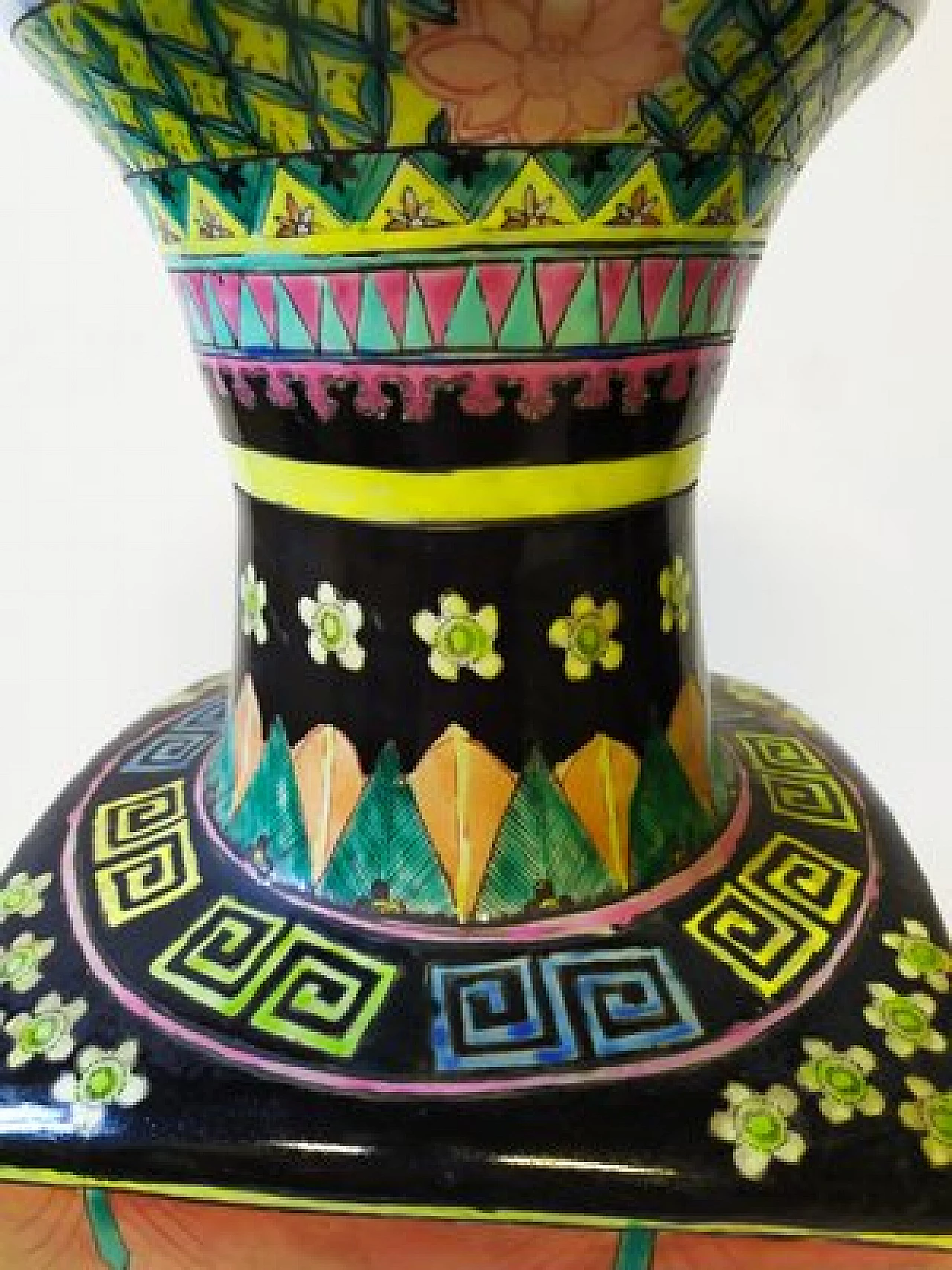 Vaso cinese in porcellana nera con decorazione multicolore, inizio '900 15