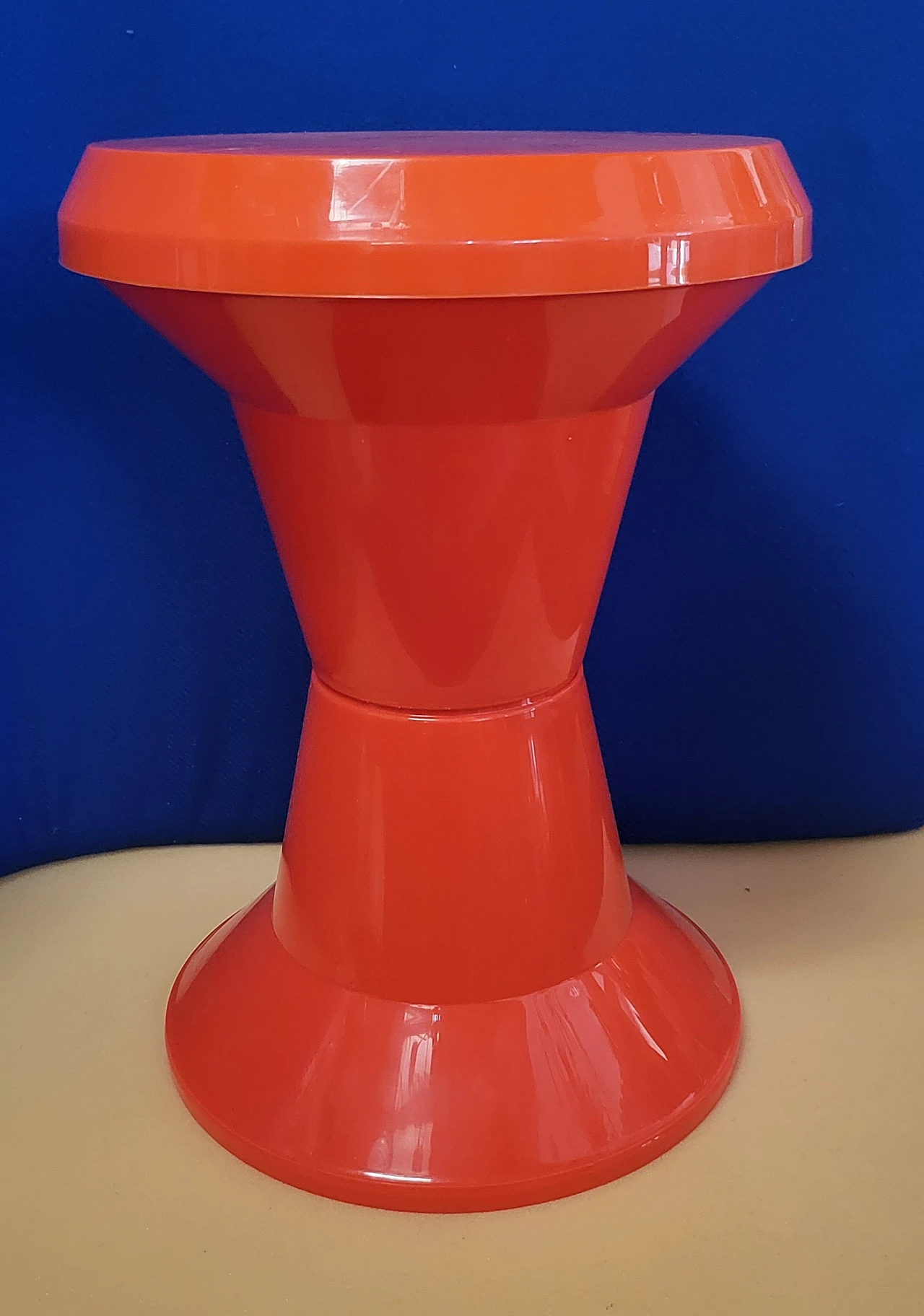 4 Orange plastic Diablo stools by Giganplast, 1970s 1