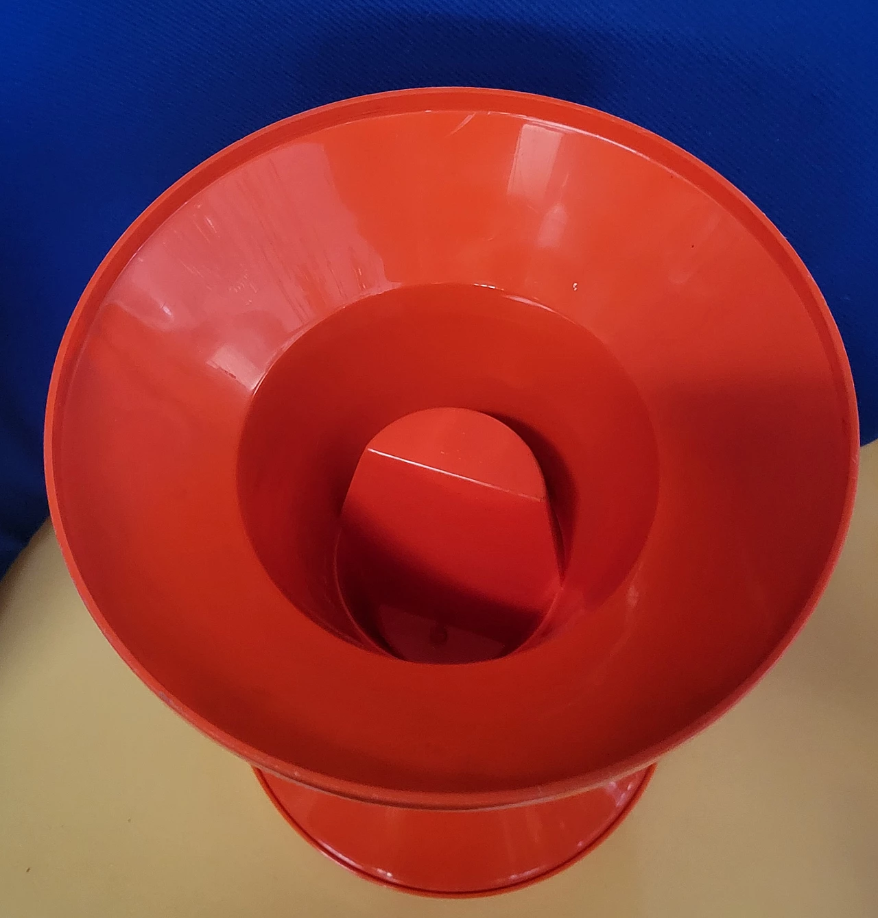 4 Sgabelli Diablo in plastica arancione di Giganplast, anni '70 3