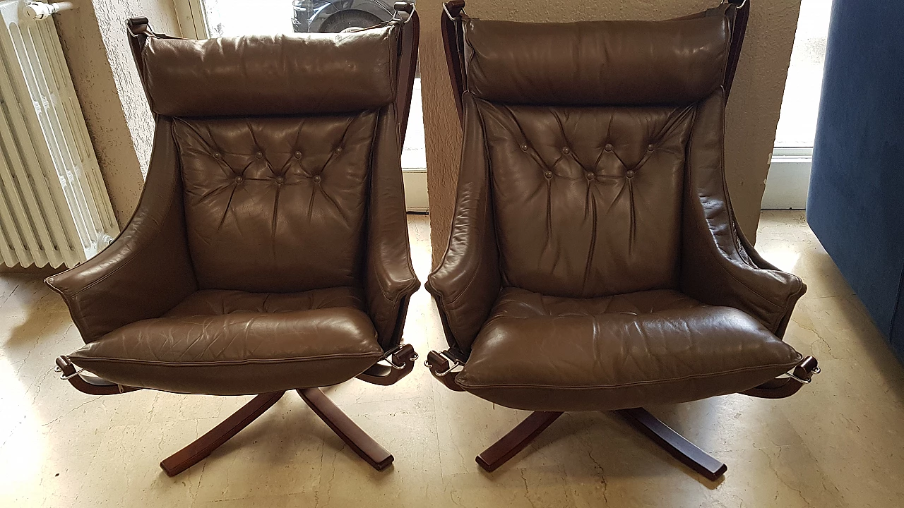 Coppia di poltrone Vikin in noce curvato e pelle per Poltrona Frau, anni '70 1