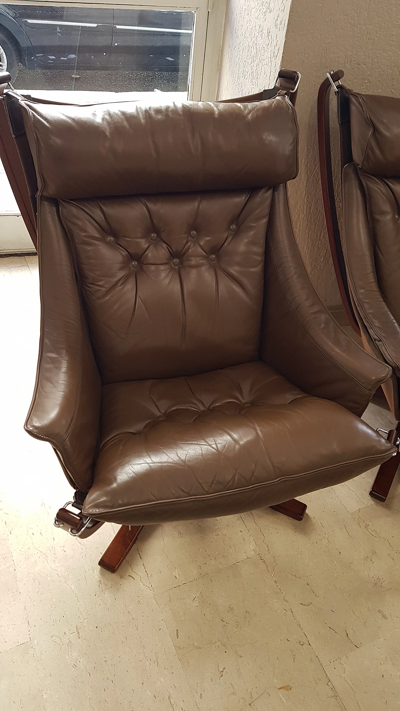 Coppia di poltrone Vikin in noce curvato e pelle per Poltrona Frau, anni '70 2