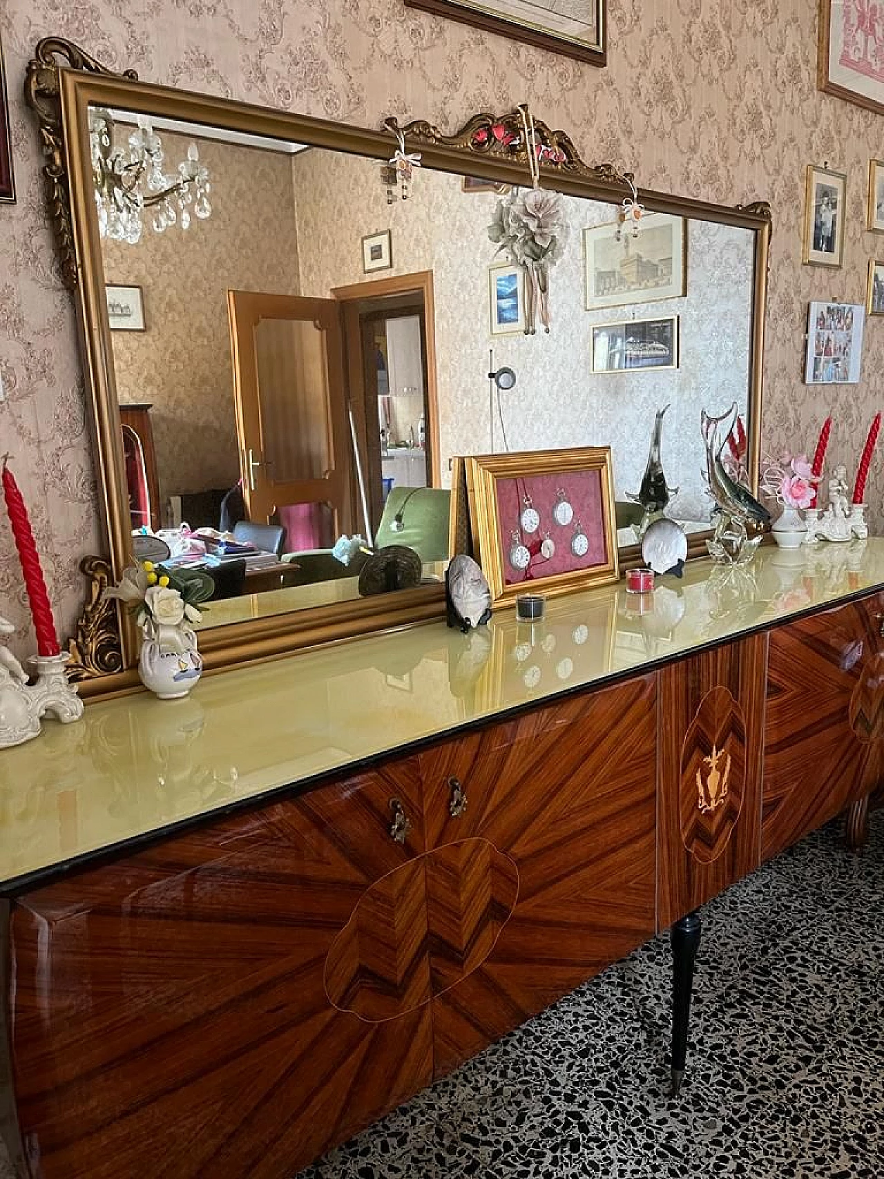 Credenza in legno con piano in vetro marmorizzato, anni '60 3