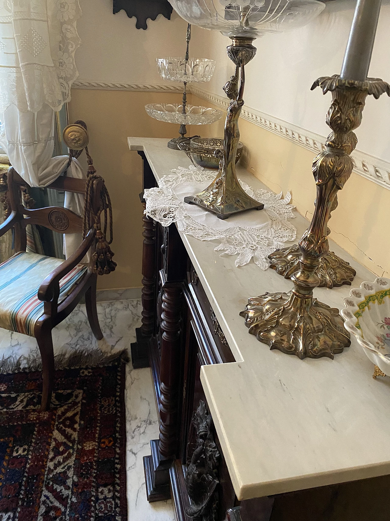 Carved wooden sideboard with recessed drawers, 19th century 3
