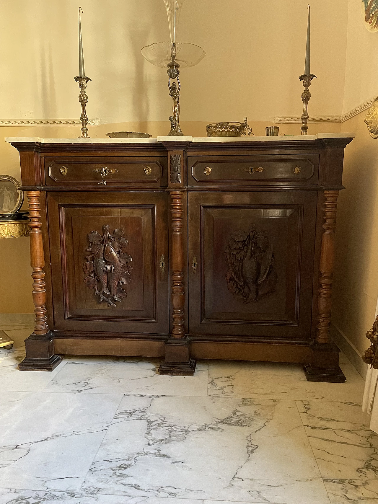 Carved wooden sideboard with recessed drawers, 19th century 5