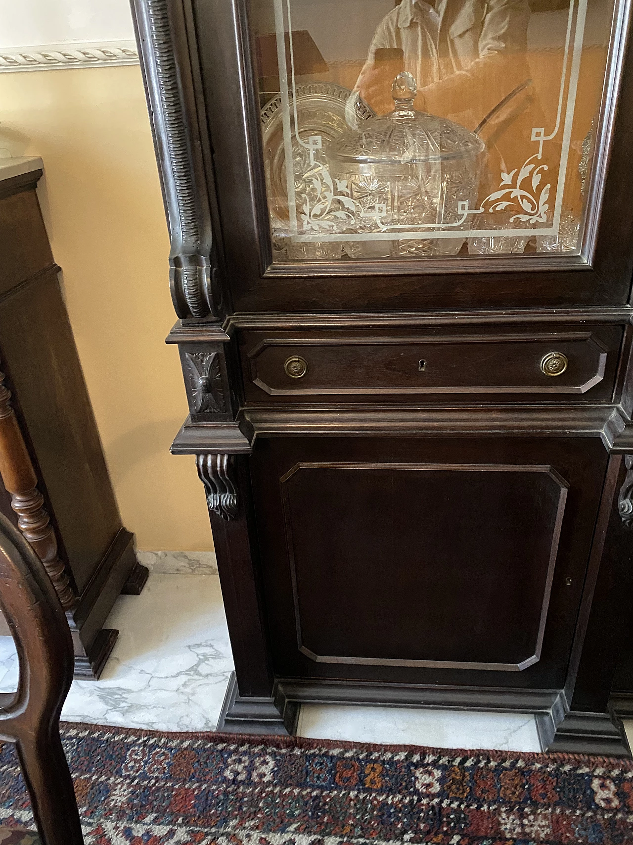 Carved wooden sideboard with display case, 19th century 4