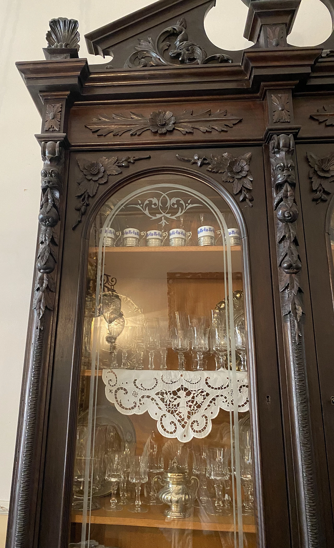 Carved wooden sideboard with display case, 19th century 8