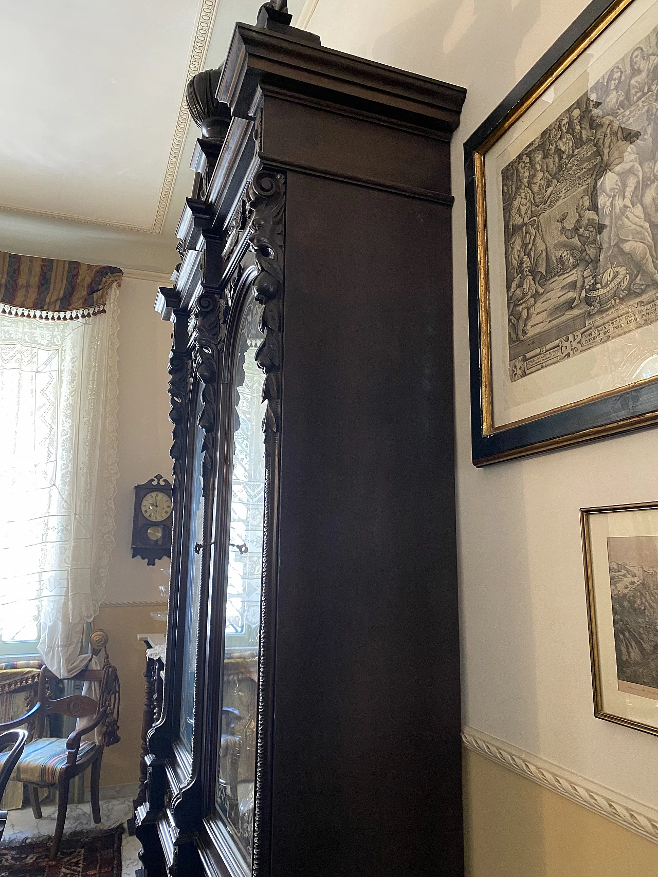 Carved wooden sideboard with display case, 19th century 9