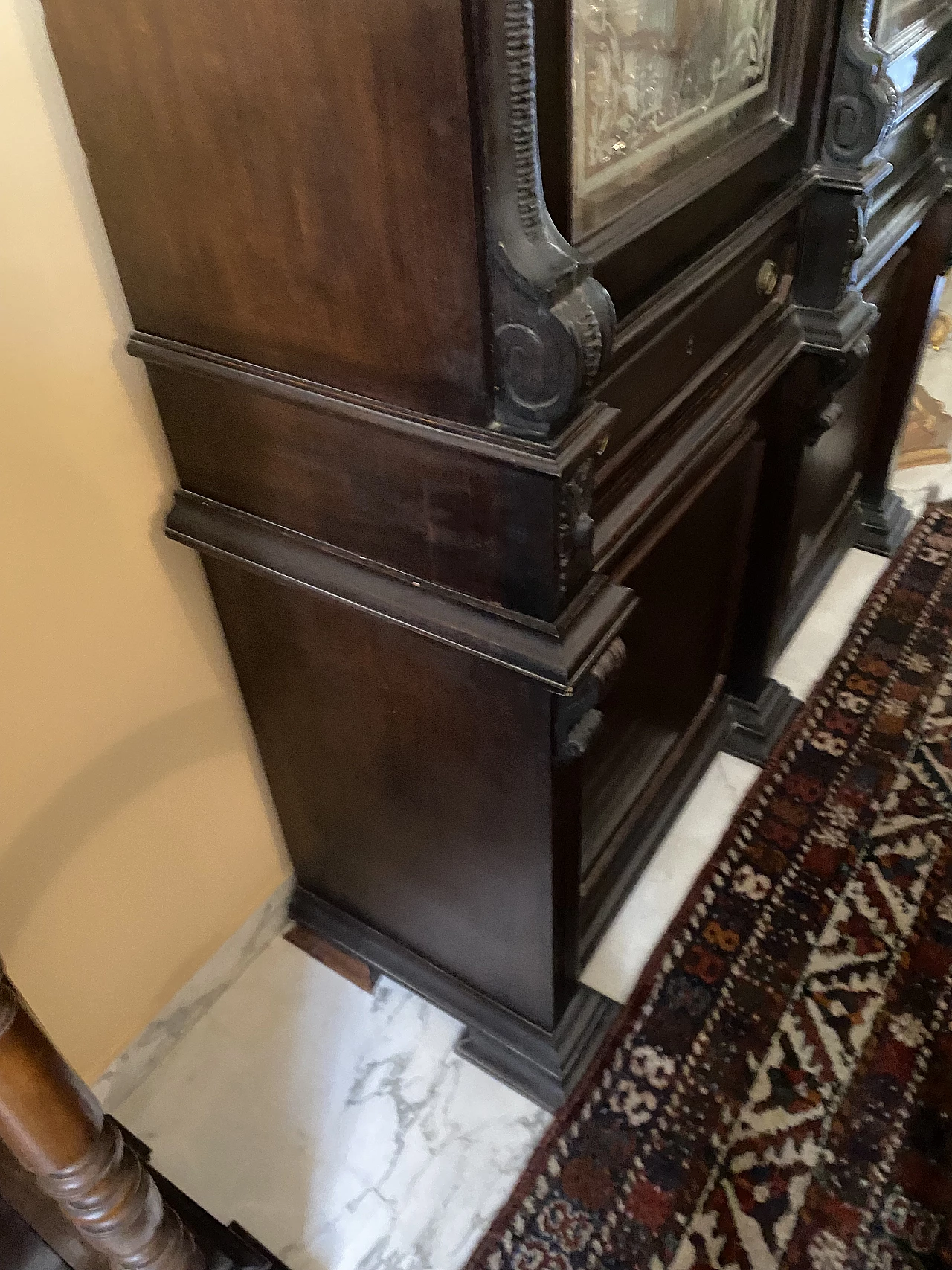 Carved wooden sideboard with display case, 19th century 11