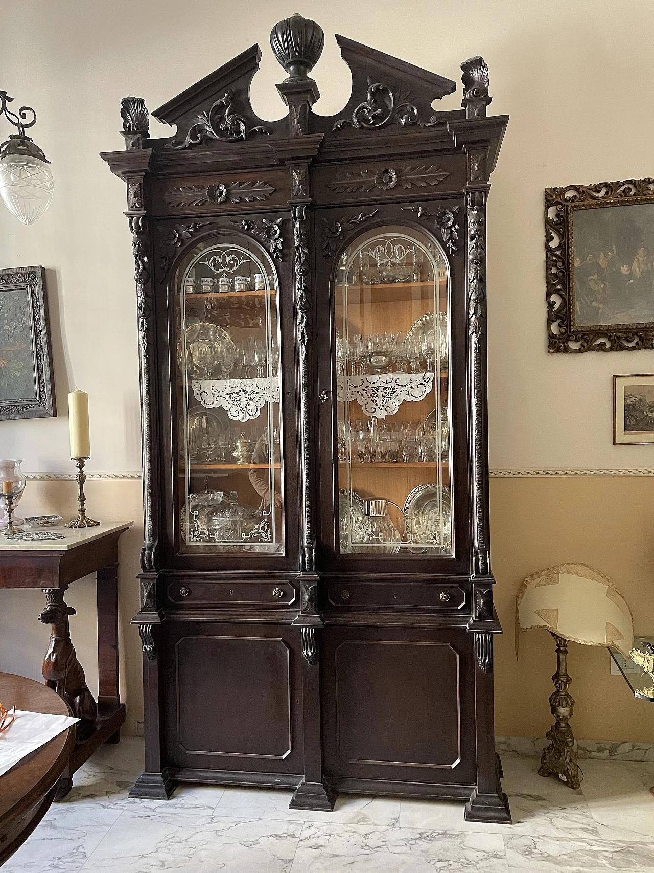 Carved wooden sideboard with display case, 19th century 19